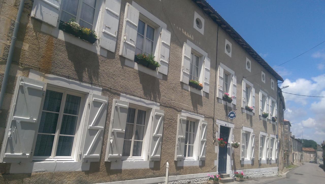 Vingt Grand Rue Bed & Breakfast Champagne-Mouton Dış mekan fotoğraf